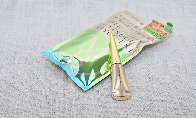 THE まつげ美容液